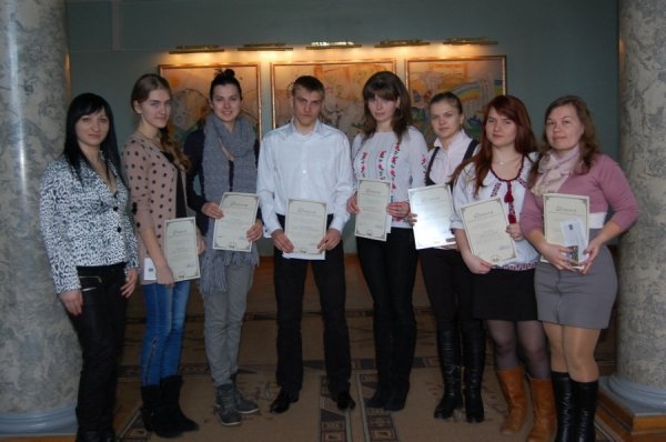 Десять студентів СНУ отримали іменні стипендії. ФОТО